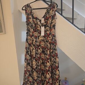 V-Neck Sleeveless Floral Maxi Dress in Black, Cream & Red